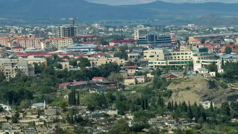 Արցախէն