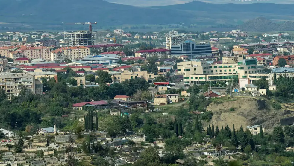 Արցախէն