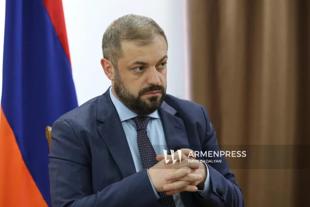 Պապոյեան