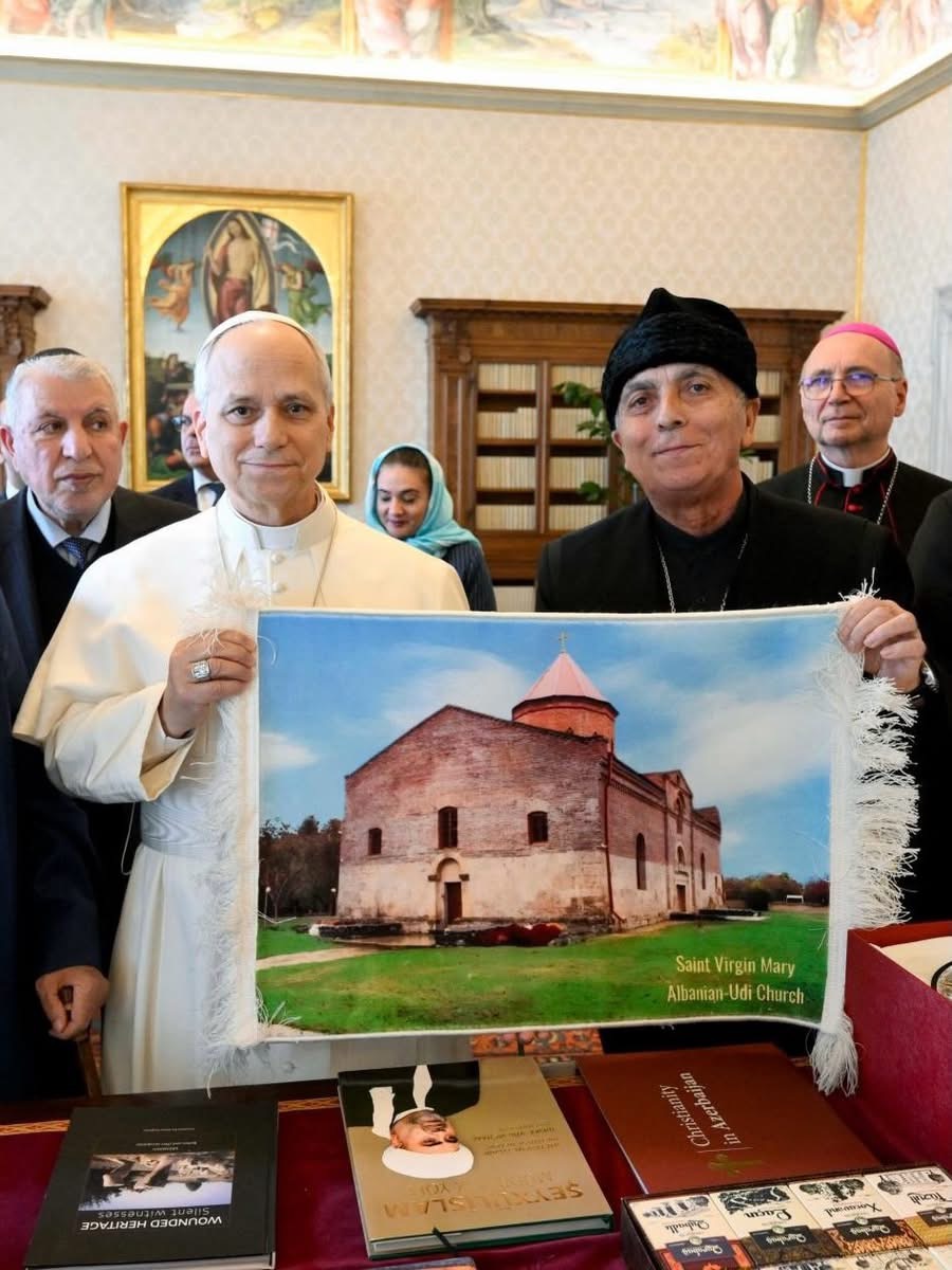 Azerbaïdjan : religion, œcuménisme et dialogue inter-religieux sous haute surveillance 6 Mobili le faussaire