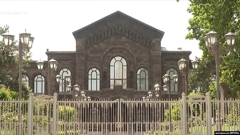 Հոգեւորականներուն՝ արգելք