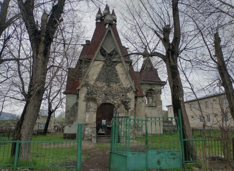Amrakits en ruine