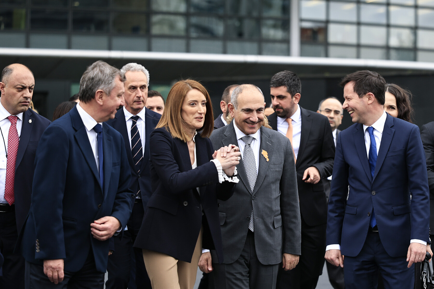 Un monument dédié à l'alphabet arménien inauguré à Strasbourg devant le Parlement européen 2 Այբուբեն 2