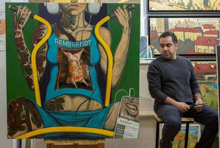 Arthur Hovhannisyan dans son atelier, près de Rambo, 2026, huile sur toile, 130 × 130 cm, collection de l'artiste. copie
