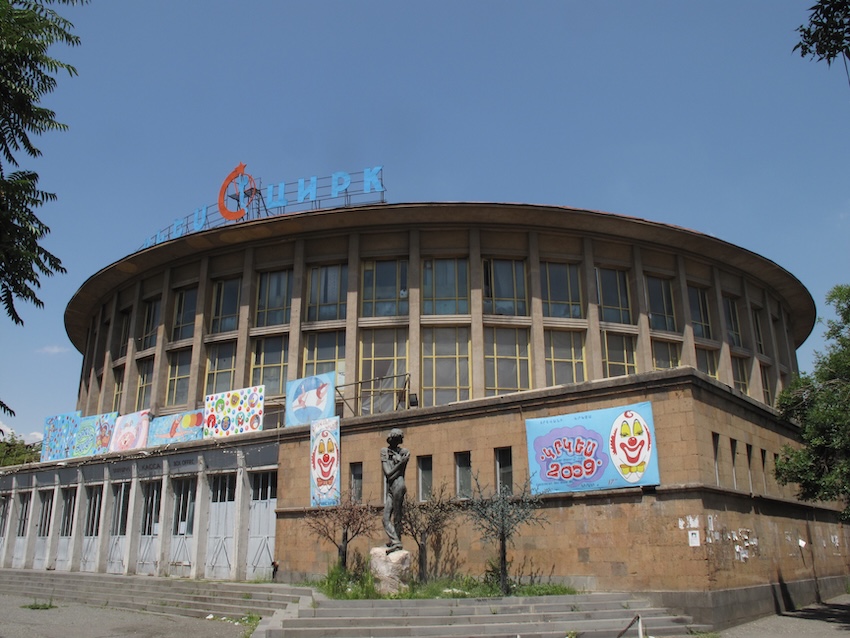 L'Arménie va-t-elle devenir un réseau électrique que chacun pillerait à son gré ? 2 Yerevan Circus 2009