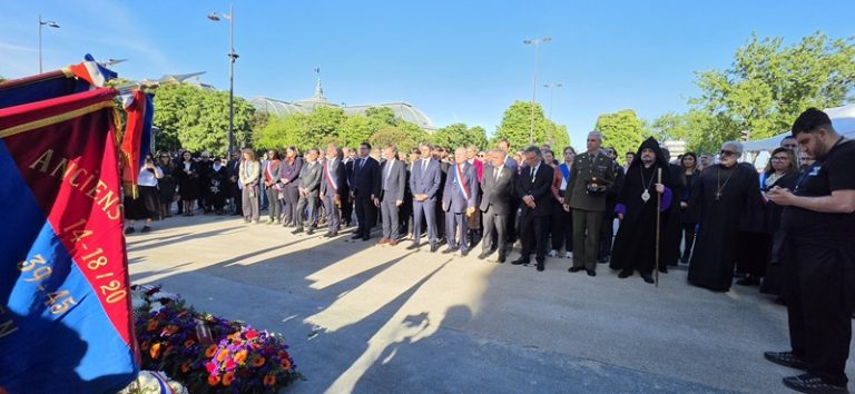 Կոմիտասի յուշարձան