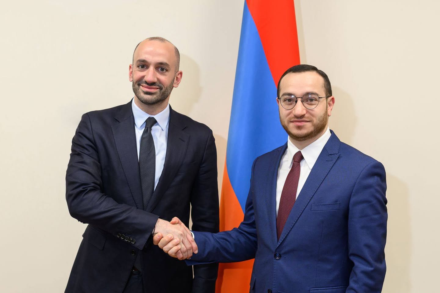 Rencontres du ministre délégué français chargé de l'Europe à Erevan 3 Հատատ 3