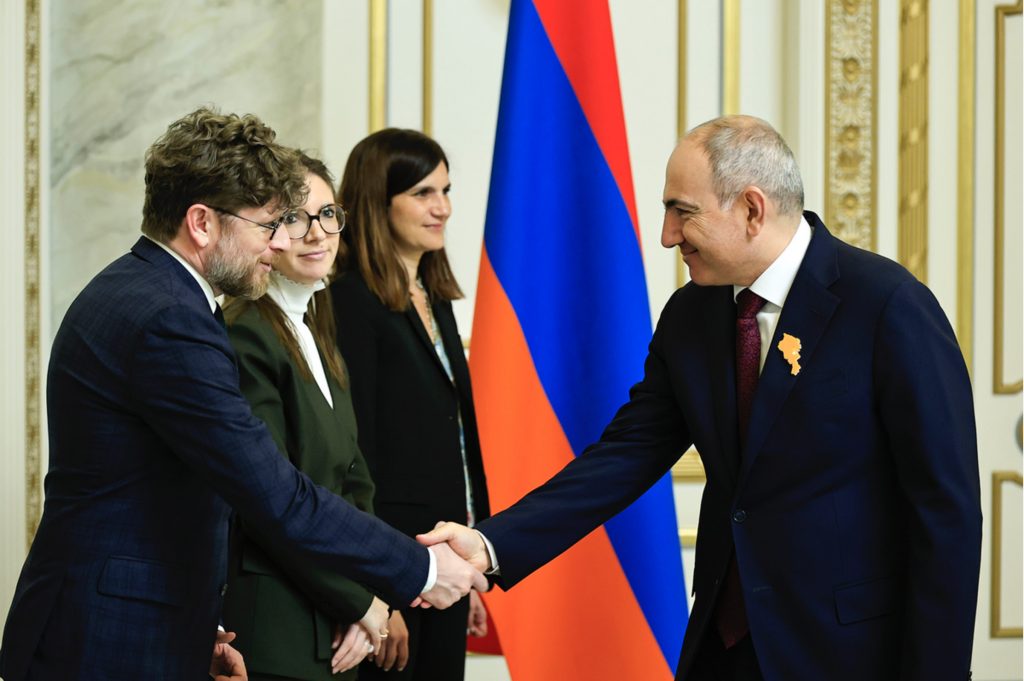 Փաշ- ֆր պատուի