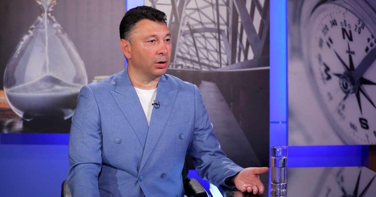 Փաշինեանի աղմկայարոյց յայտարարութիւնները 2 Շարմազանով