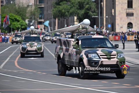 La parade militaire du 28 mai 5 ╘╢╓a╓C╒i╒░╒i╒╢╒n╒o╒╜ 3