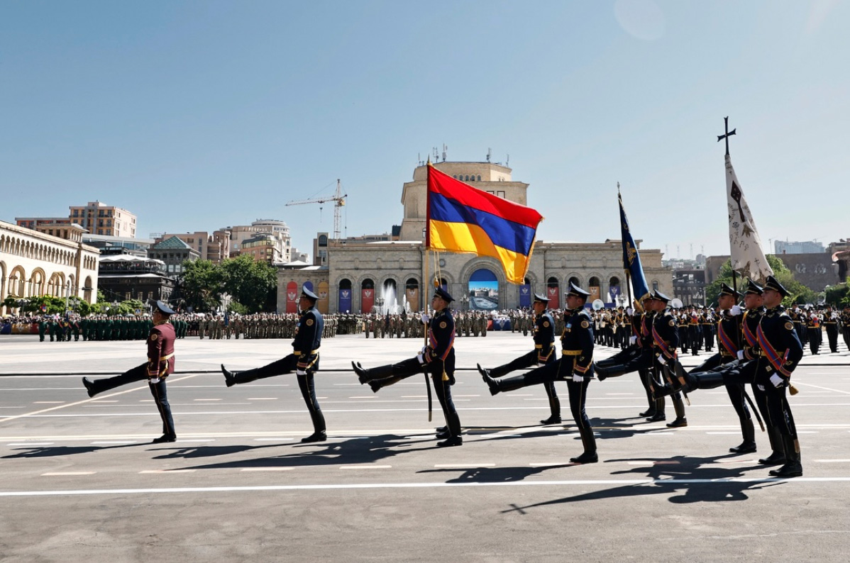 La parade militaire du 28 mai 6 ╘╢╓a╓C╒i╒░╒i╒╢╒n╒o╒╜ 7