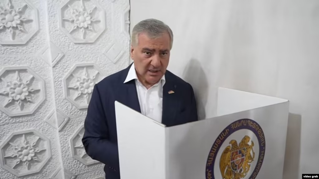 Սամուէլ կարապետեան-քուէ
