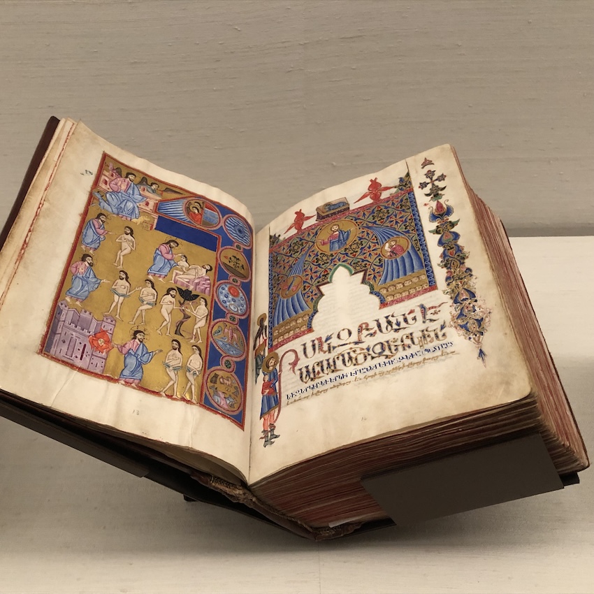 LISBONNE - Seul comparable à soi : 3 03 Bible armenienne commandee par Khodja Nazar Constantinople 1623. Photo C. Matossian copie
