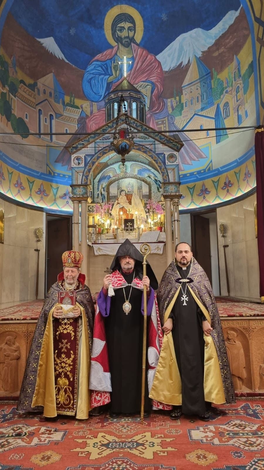 Pere Issahag Mgr Krikor pere Houssig