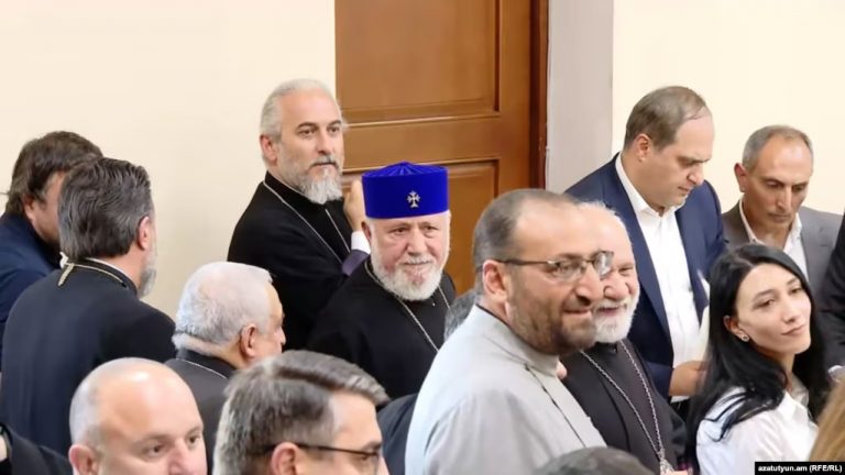 Կաթողիկոս-դատ