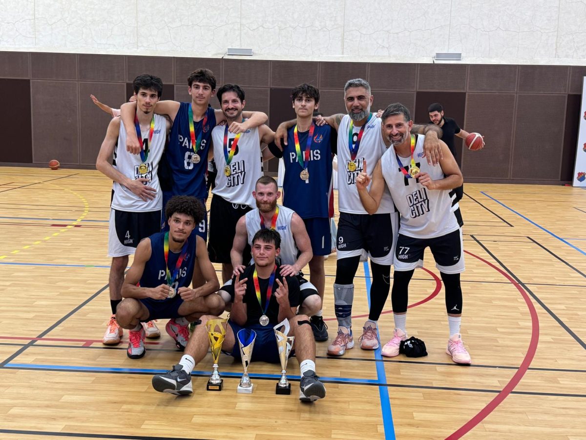 Basket-Հմըմ-ի կազմակերպած մրցաշարքին տղամարդոց յաղթական առաջին երեք խումբերը . Առաջին - US nubar Sénior - երկրորդ՝ US Nubar - junior - երրորդ՝ Miyasin