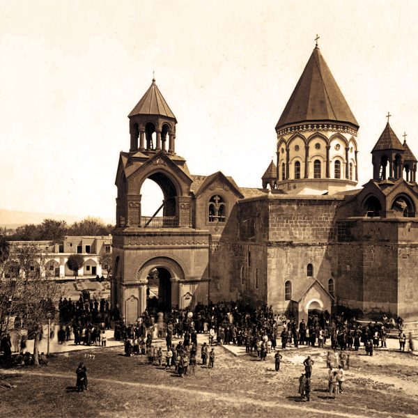 Etchmiadzin_Cathedral_early_20th_century