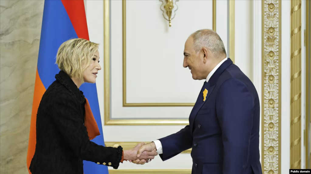Փօլա